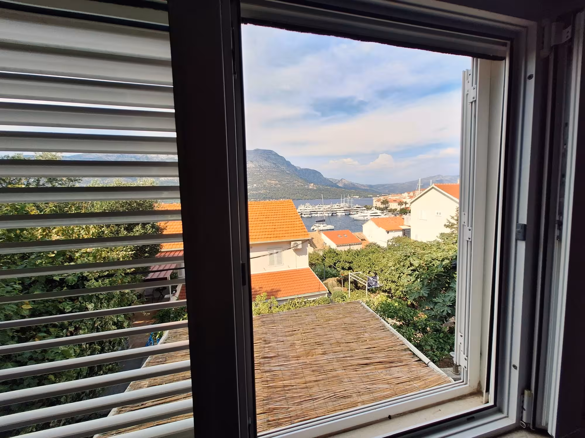 Pogled s prozora Apartmana Roko